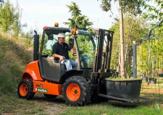 Високоповдигачи с висока проходимост Ausa C 150 H x4