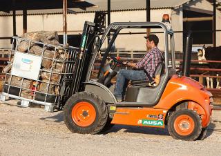 Високоповдигачи с висока проходимост Ausa C 150 H x4