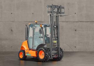 Високоповдигачи с висока проходимост Ausa C 150 H x4