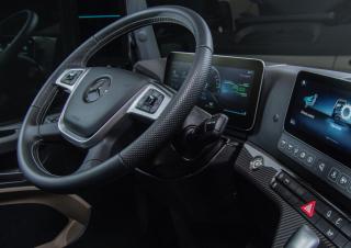 Камиони Влекачи Mercedes-Benz Actros 1824 LS 4x2