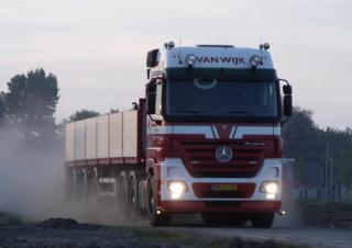 Камиони Влекачи Mercedes-Benz Actros 2541 LS 6x2