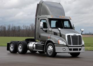 Камиони Влекачи Freightliner Cascadia 113 48 XT Cummins X15