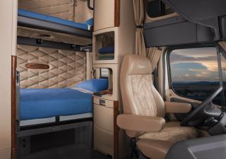 Камиони Влекачи Freightliner Cascadia 125 48 XT Detroit DD15