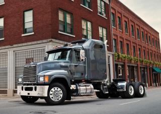Камиони Влекачи Mack PINNACLE CA68 Conventional CHU602 MP8 4x2