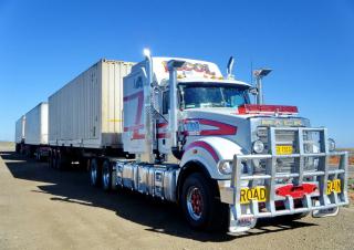 Камиони Влекачи Mack TITAN 64