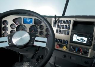 Камиони Влекачи Mack TITAN 64