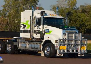 Камиони Влекачи Mack TITAN Day Cab MP10 8x4