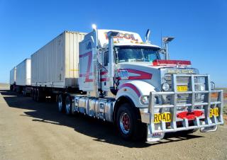Камиони Влекачи Mack TITAN Day Cab MP10 8x4