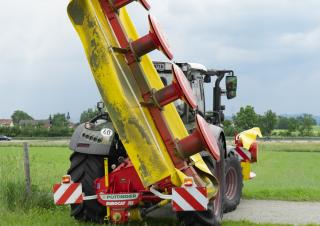 Задно монтирани барабанни косачки без кондиционер Pöttinger EuroCat 312