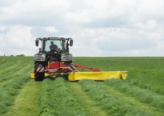 Задно монтирани барабанни косачки без кондиционер Pöttinger EuroCat 312