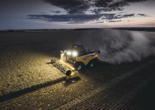 Зърнокомбайн New Holland CX6.80