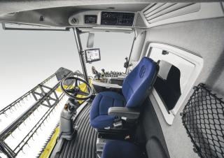 Зърнокомбайн New Holland CX6.80