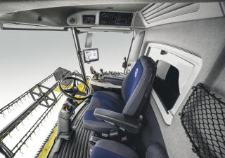 Зърнокомбайн New Holland CX6.80