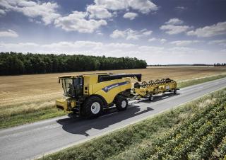 Зърнокомбайн New Holland CX8.90   