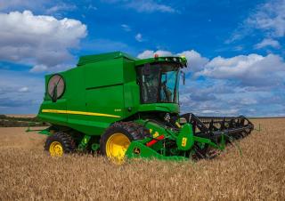 Зърнокомбайн John Deere S440