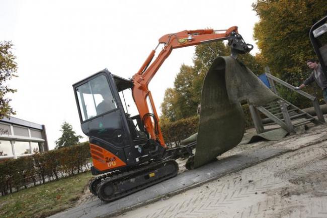 Hitachi ZX 17 U-2 Спецификации и технически данни (2007-2015