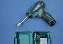 Акумулаторни бормашини и винтоверти Makita DF330D