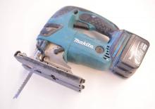 Акумулаторни пробивни триони Makita BJV140