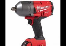Акумулаторни ударни винтоверти и гаечни ключове Milwaukee 2766-22
