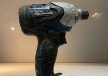 Акумулаторни ударни винтоверти и гаечни ключове Makita BTD140