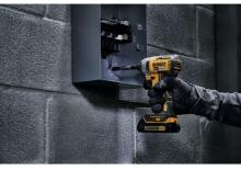 Акумулаторни ударни винтоверти и гаечни ключове DEWALT DCF787C2 