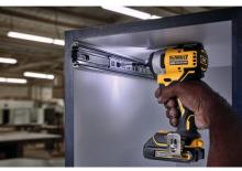 Акумулаторни ударни винтоверти и гаечни ключове DEWALT DCF809C2