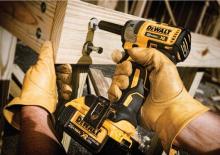 Акумулаторни ударни винтоверти и гаечни ключове DEWALT DCF890