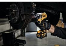 Акумулаторни ударни винтоверти и гаечни ключове DEWALT DCF903GJ1G1
