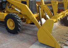 Багер-товарачи с обратно загребване Caterpillar 438 B 4x4