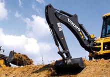 Багер-товарачи с обратно загребване Volvo BL61B