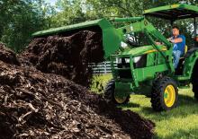 Челен колесен товарач John Deere 400E