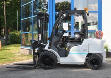 Челни мотокари, пропан-бутан UniCarriers DX2-30