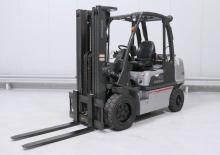 Челни мотокари, пропан-бутан Nissan UG 1 D 2 A 32 LQ