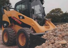 Челни товарачи Caterpillar 262C