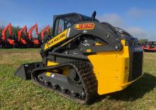 Челни товарачи New Holland C332 