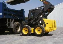 Челни товарачи New Holland LS 150