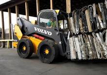 Челни товарачи Volvo MC115C