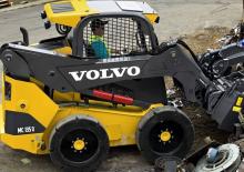 Челни товарачи Volvo MC135D