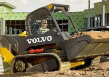 Челни товарачи Volvo MCT125C