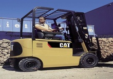 Челни вилични електрокари Caterpillar EP30K PAC