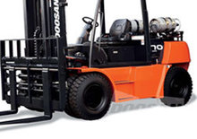 Челни вилични мотокари, дизелови Doosan D70S-5 (3G)