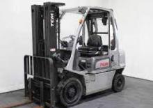 Челни вилични мотокари, дизелови UniCarriers DX 25