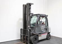 Челни вилични мотокари, дизелови Nissan Y 1 D 2 A 25 Q