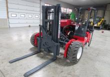 Дизелови вилични високоповдигачи, монтирани върху камион Moffett M 6-25.3