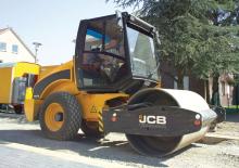 Еднобандажни валяци JCB VM75 D