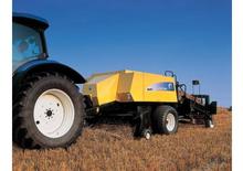 Големи квадратни преси + преси с висока плътност New Holland BB 9040 S