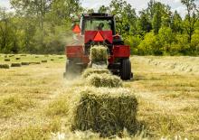 Големи квадратни преси + преси с висока плътност Massey Ferguson SB 1840