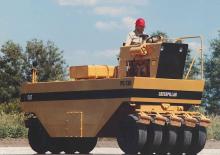 Гуменоколесни валяци Caterpillar PS 130
