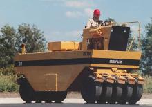 Гуменоколесни валяци Caterpillar PS 180