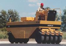 Гуменоколесни валяци Caterpillar PS110